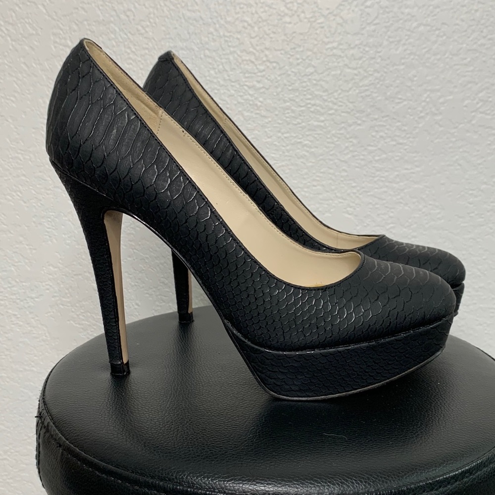 Aldo 5in’ all black heel